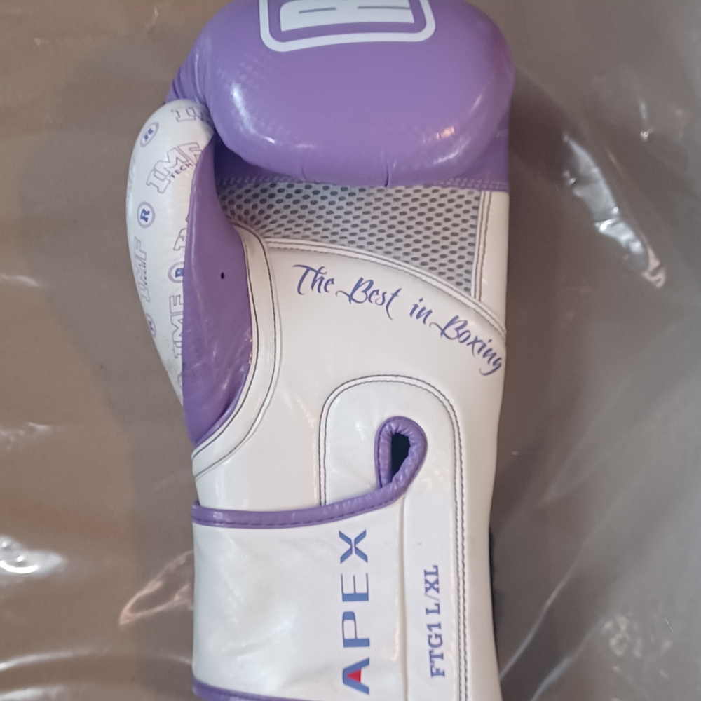 L/XL Lavender, Purple and White Women's Boxing Glove